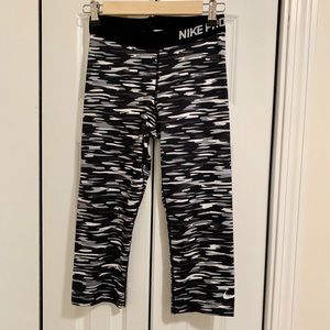 Nike Pro Haze Capri Legging